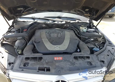 2011 Mercedes-Benz C 300 Luxury/Sport z USA, uszkodzony, nr VIN WDDGF5EB3BR148605